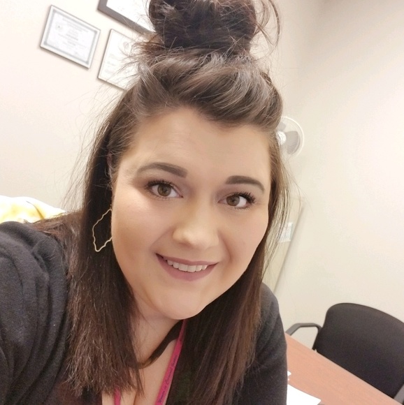 Meet your Posher, Carla - Picture 1 of 1